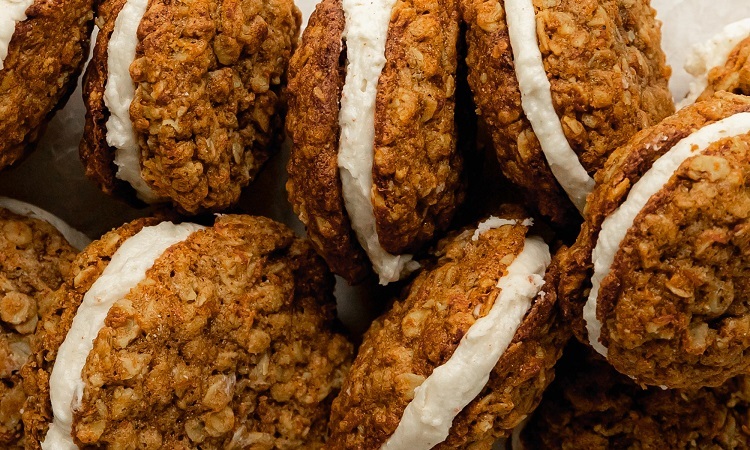 Carrot Cake Cookie Sandwiches